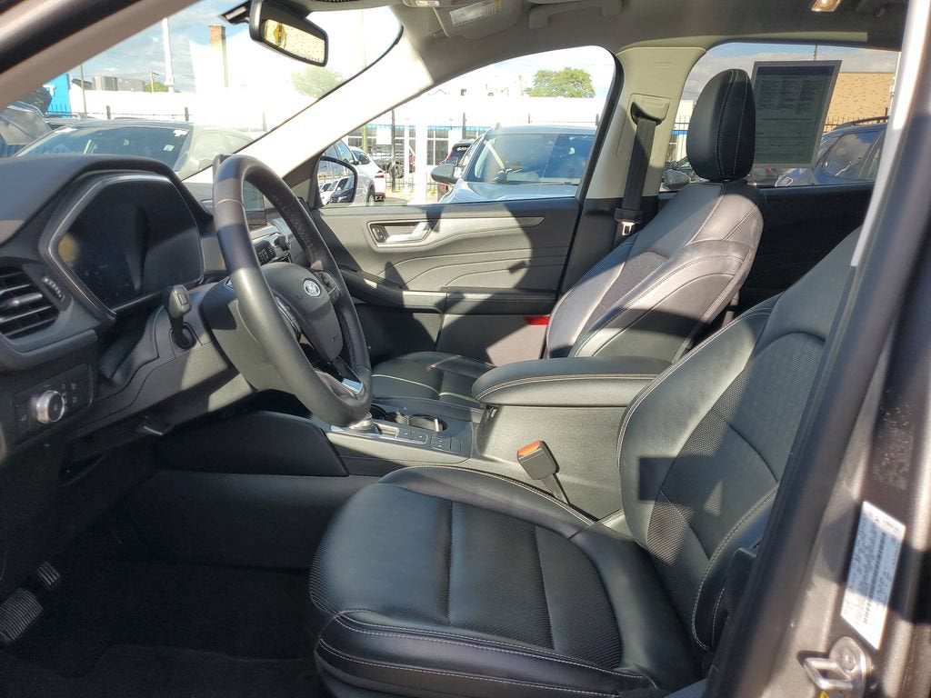 2022 Ford Escape Titanium
