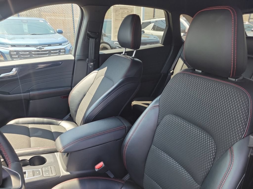 2025 Ford Escape ST-Line Select
