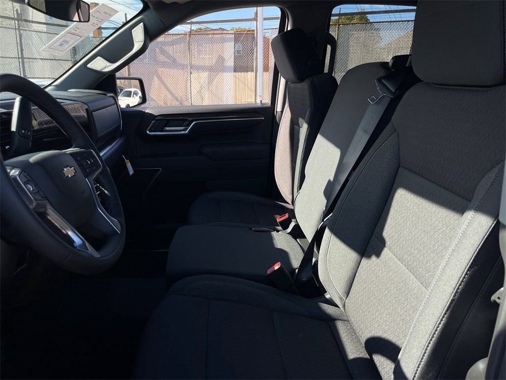 2026 Chevrolet Silverado 1500 LT LT1