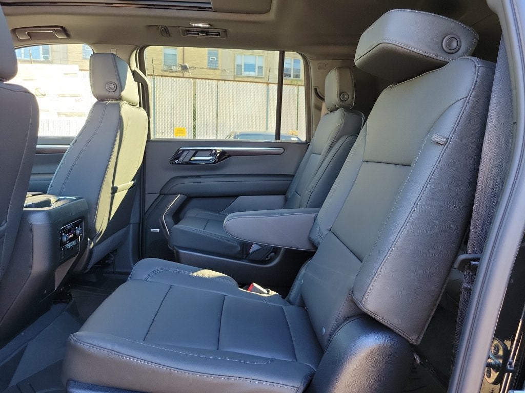 2027 Chevrolet Suburban LT