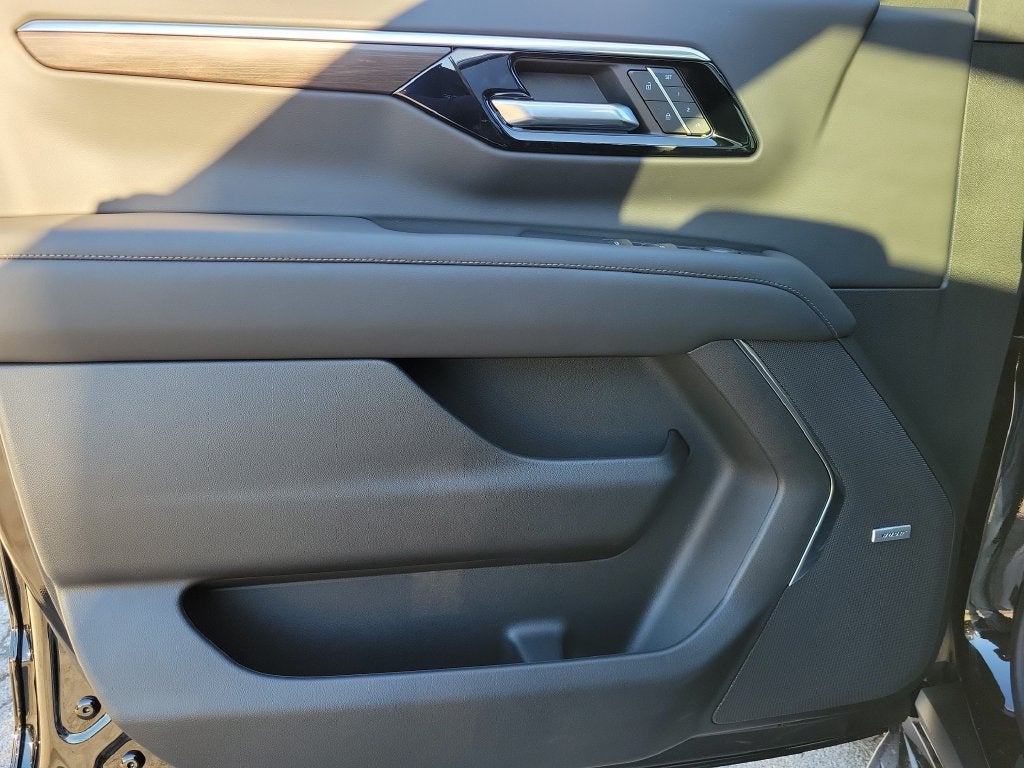2027 Chevrolet Suburban LT