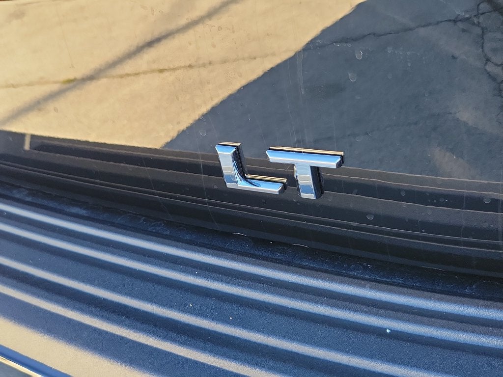 2027 Chevrolet Suburban LT