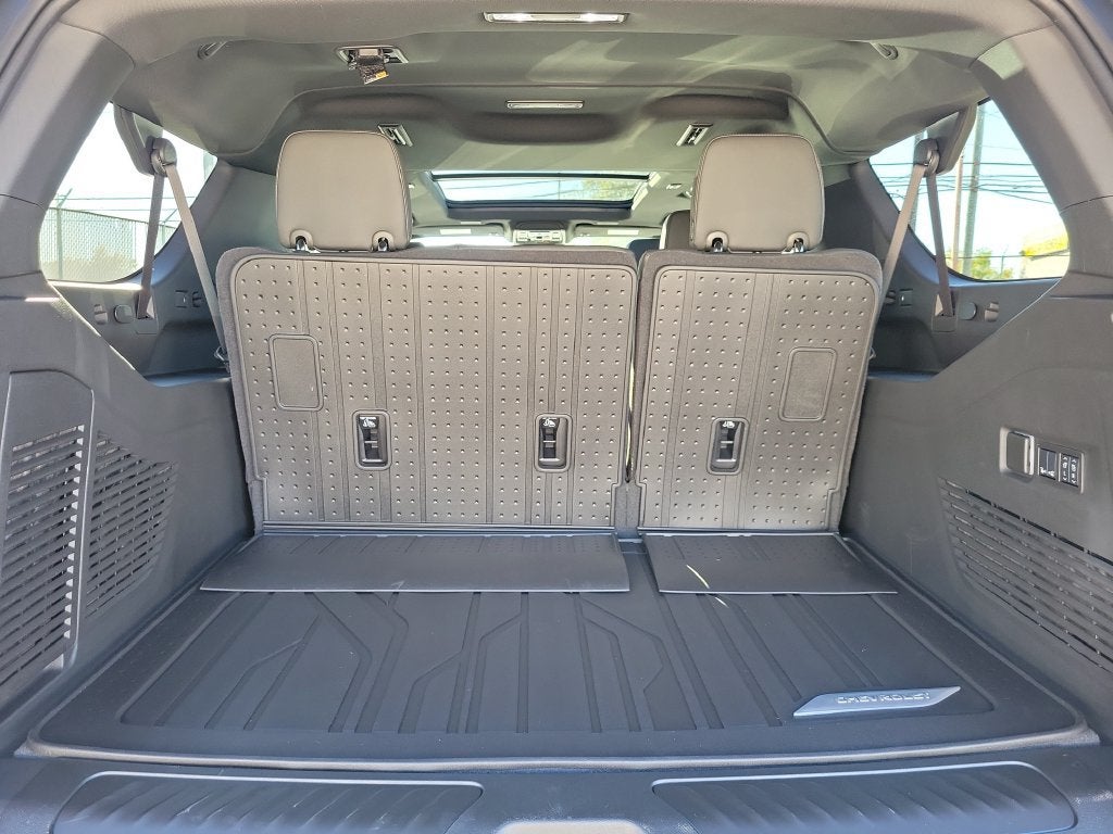 2027 Chevrolet Suburban LT
