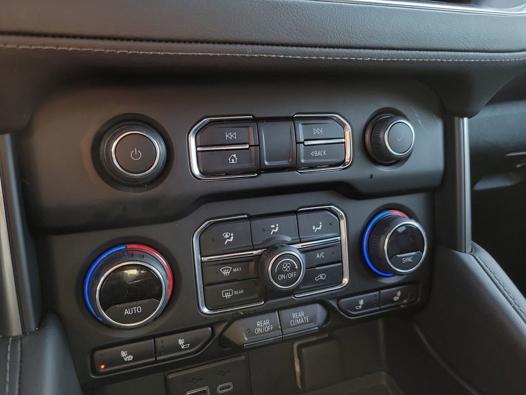 2024 Chevrolet Suburban LT