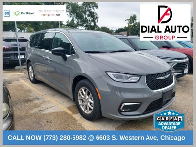 2025 Chrysler Pacifica Select