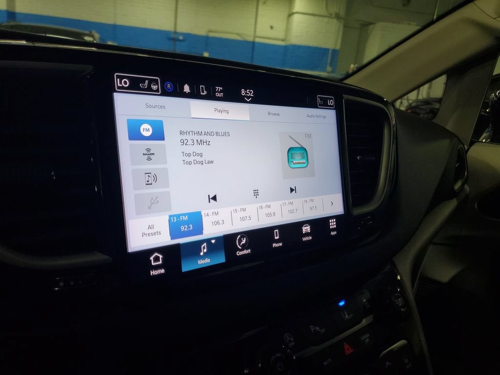 2024 Chrysler Pacifica Touring L