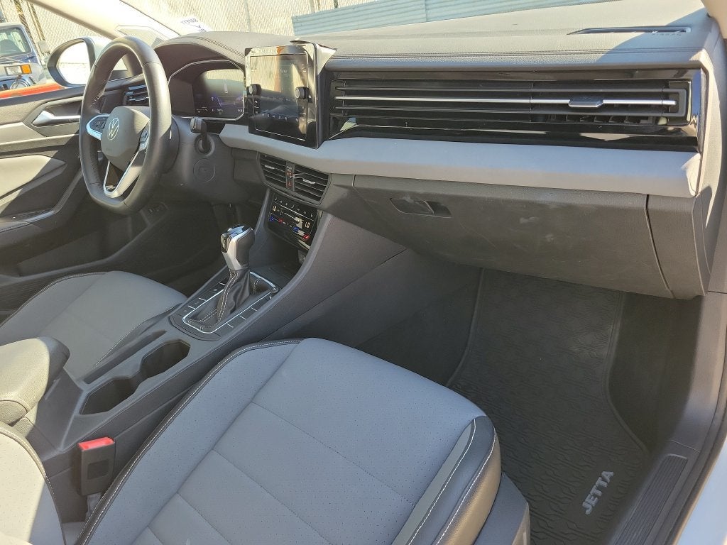 2025 Volkswagen Jetta 1.5T SE
