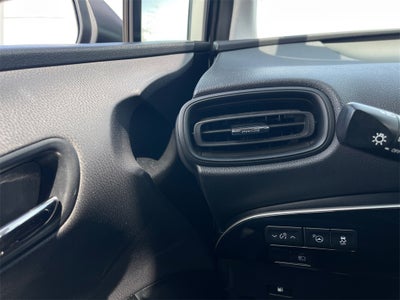 2022 Toyota Prius LE