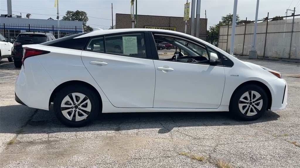 2022 Toyota Prius LE