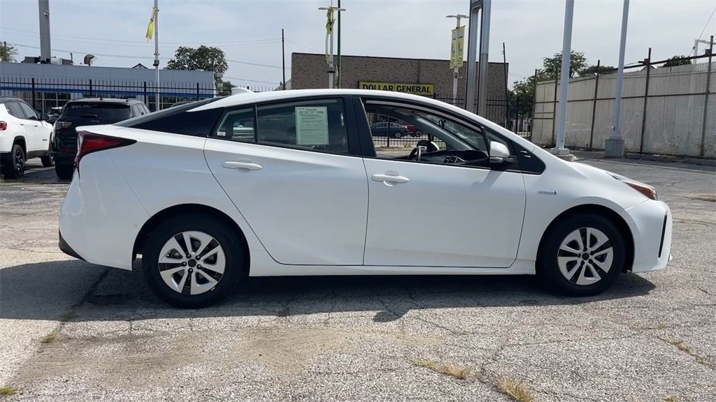 2022 Toyota Prius LE