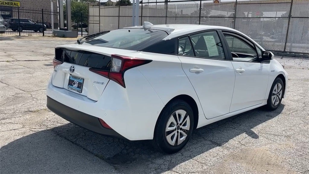 2022 Toyota Prius LE