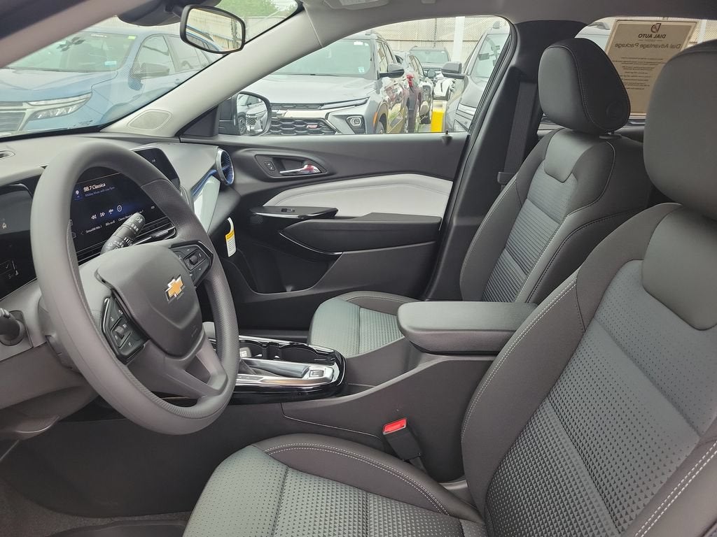 2026 Chevrolet Trax LT - Photo 17