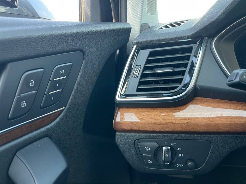 2023 Audi Q5 45 S line Premium quattro