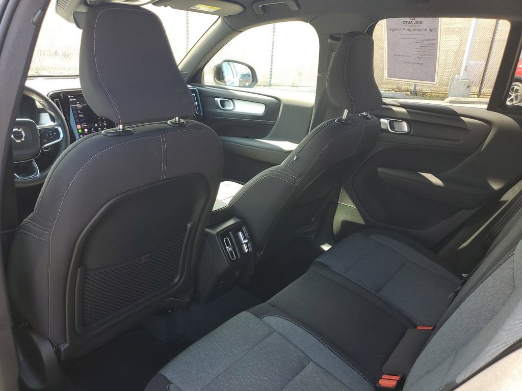 2024 Volvo XC40 Core Bright Theme