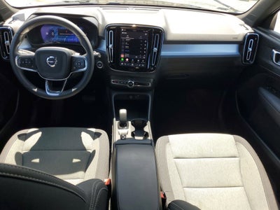 2024 Volvo XC40 Core Bright Theme