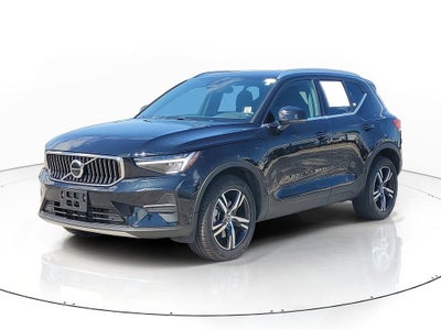 2024 Volvo XC40 Core Bright Theme