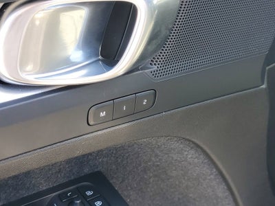 2024 Volvo XC40 Core Bright Theme