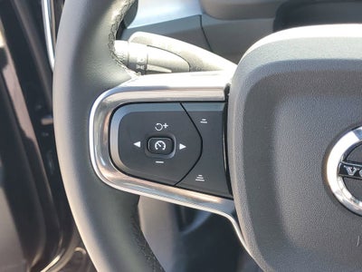 2024 Volvo XC40 Core Bright Theme