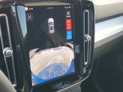 2024 Volvo XC40 Core Bright Theme