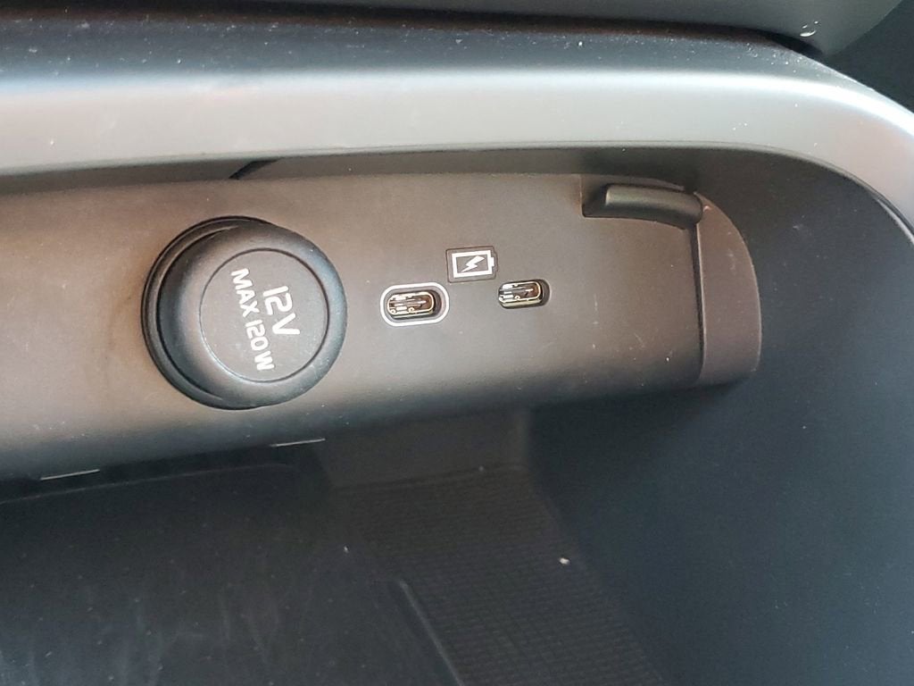 2024 Volvo XC40 Core Bright Theme