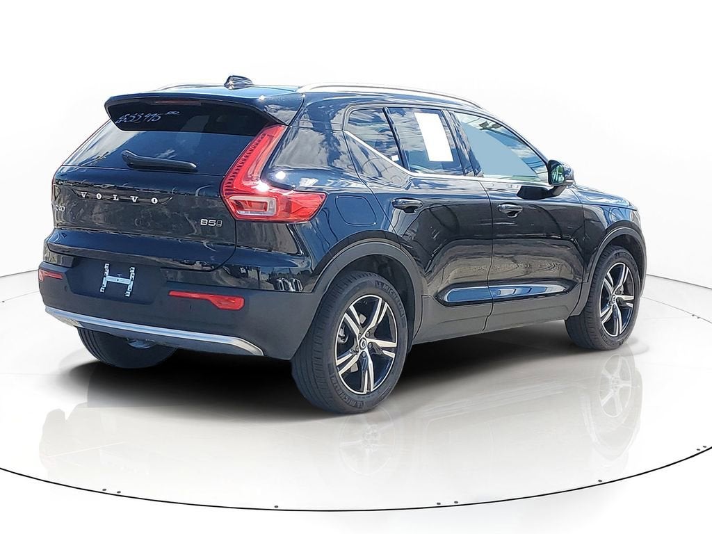 2024 Volvo XC40 Core Bright Theme