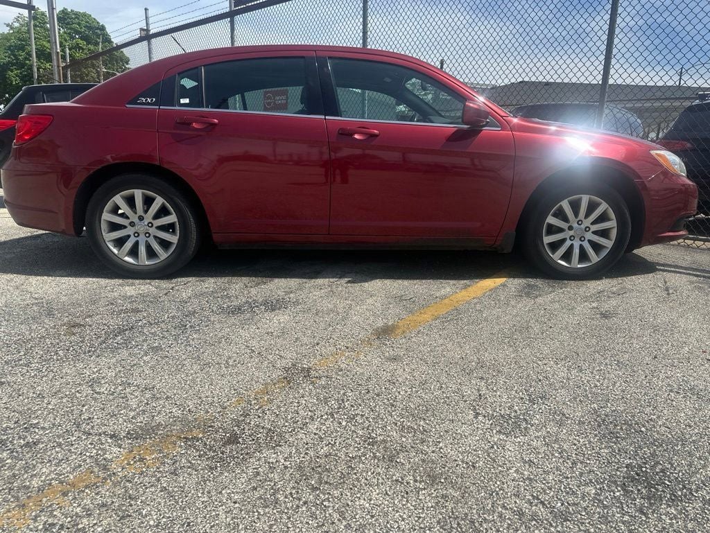 2013 Chrysler 200