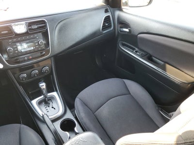 2013 Chrysler 200 Touring