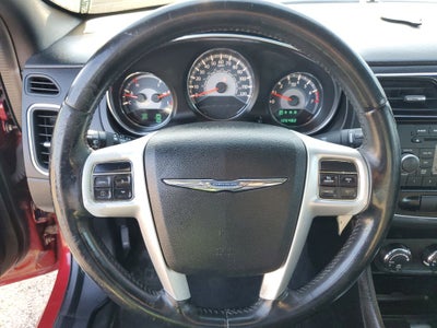 2013 Chrysler 200 Touring
