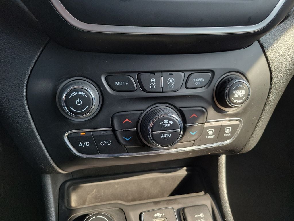 2022 Jeep Cherokee Latitude Lux