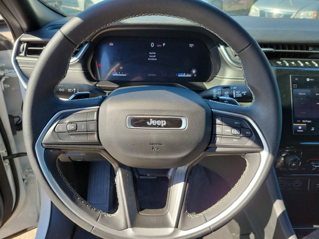 2025 Jeep Grand Cherokee Laredo