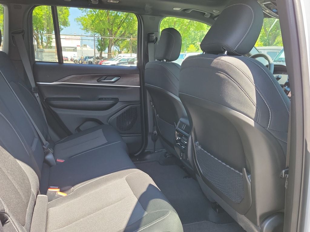 2026 Jeep Grand Cherokee Altitude