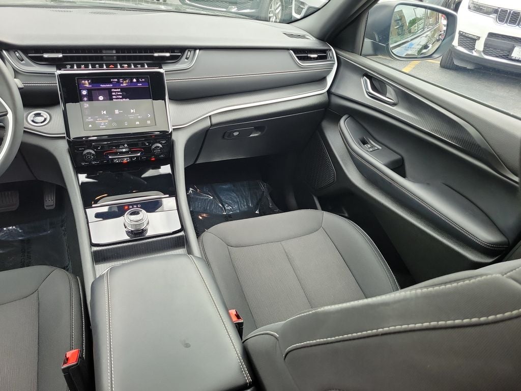 2024 Jeep Grand Cherokee Laredo X