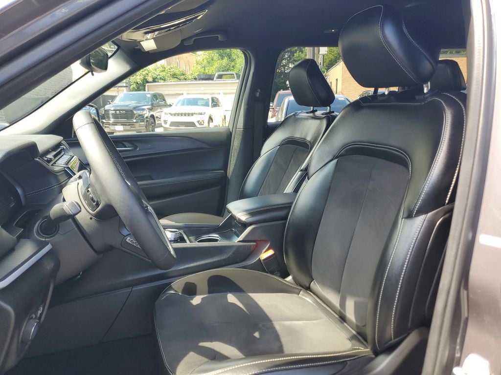 2024 Jeep Grand Cherokee L Altitude