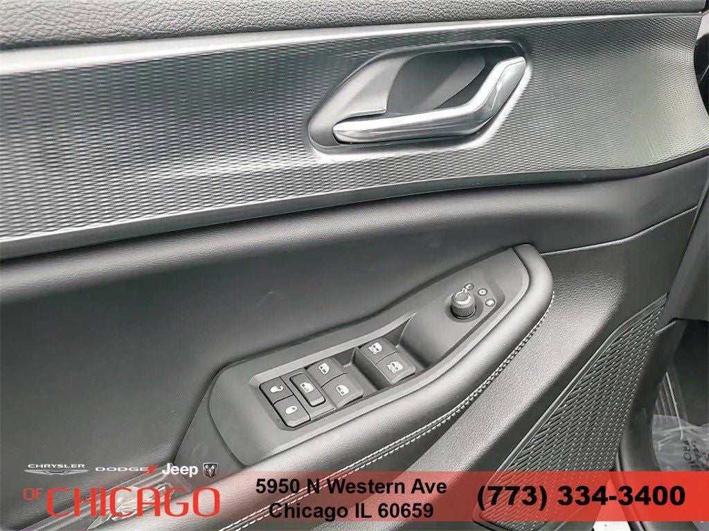 2025 Jeep Grand Cherokee L Laredo 4x4