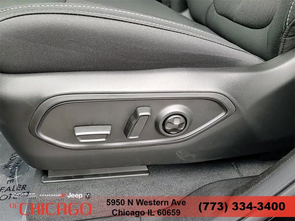 2025 Jeep Grand Cherokee L Laredo 4x4
