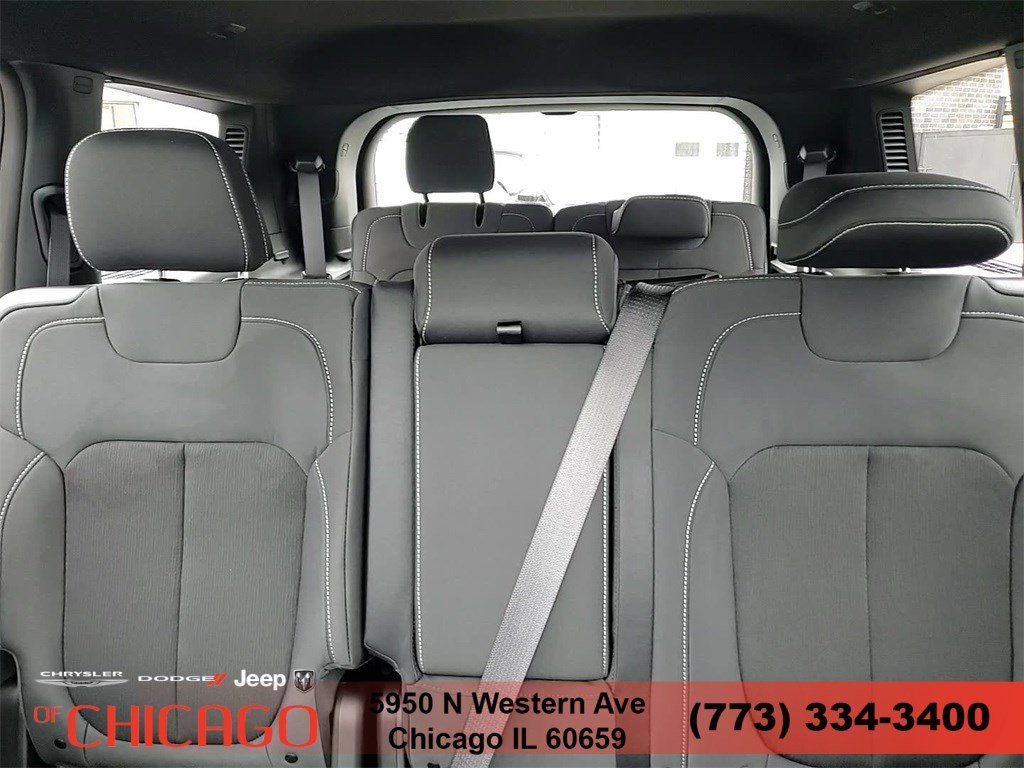 2025 Jeep Grand Cherokee L Laredo 4x4