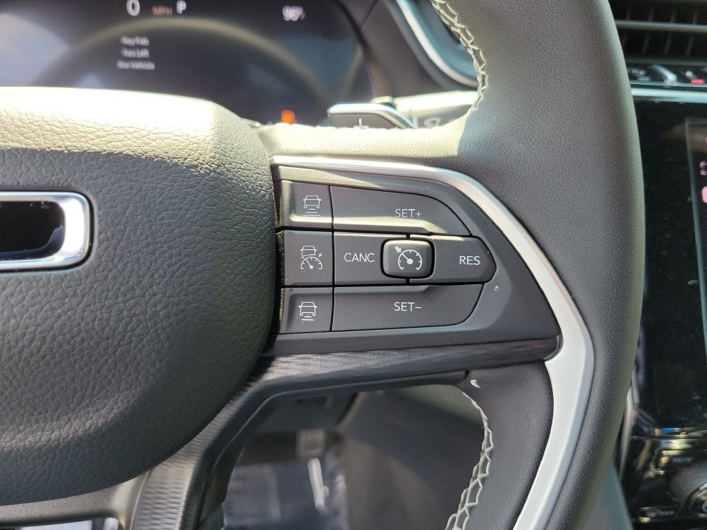 2025 Jeep Grand Cherokee L Laredo 4x4