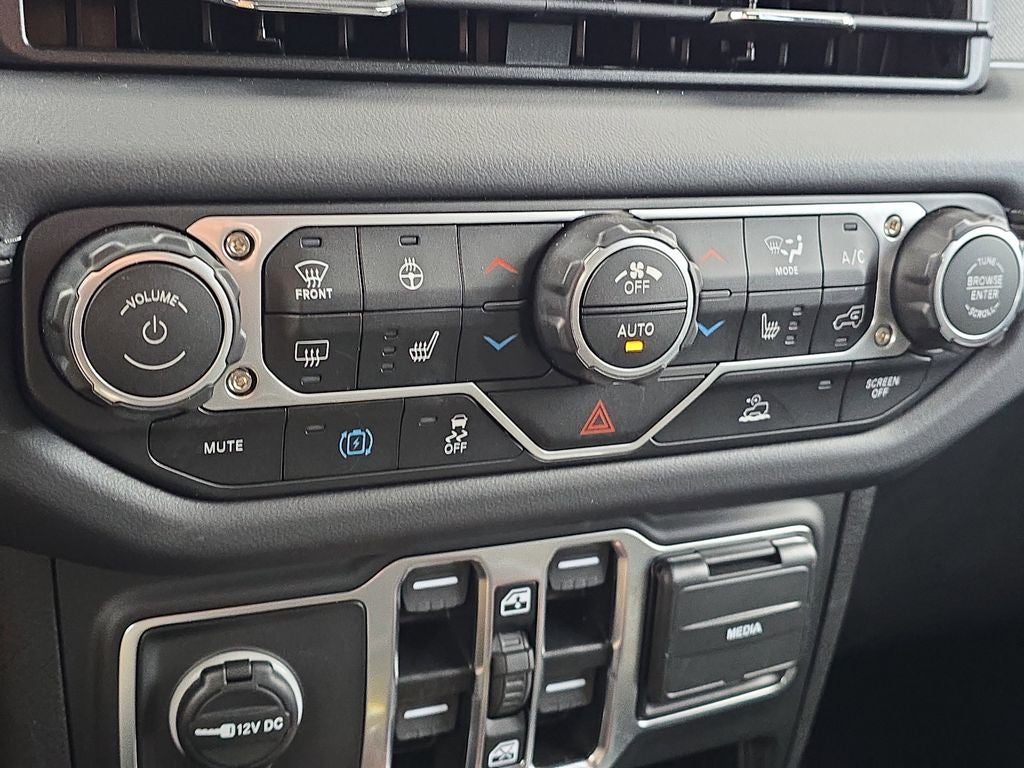 2025 Jeep Wrangler Sahara 4xe