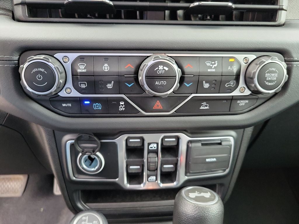 2024 Jeep Wrangler Sahara 4xe