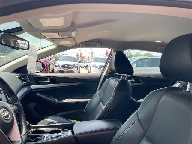 2023 Nissan Maxima SV