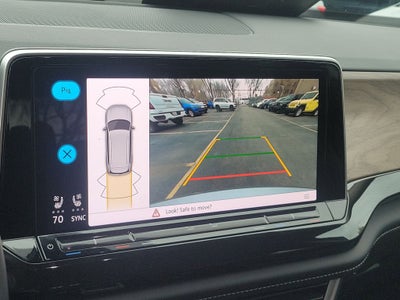 2025 Volkswagen Atlas 2.0T SE w/Technology