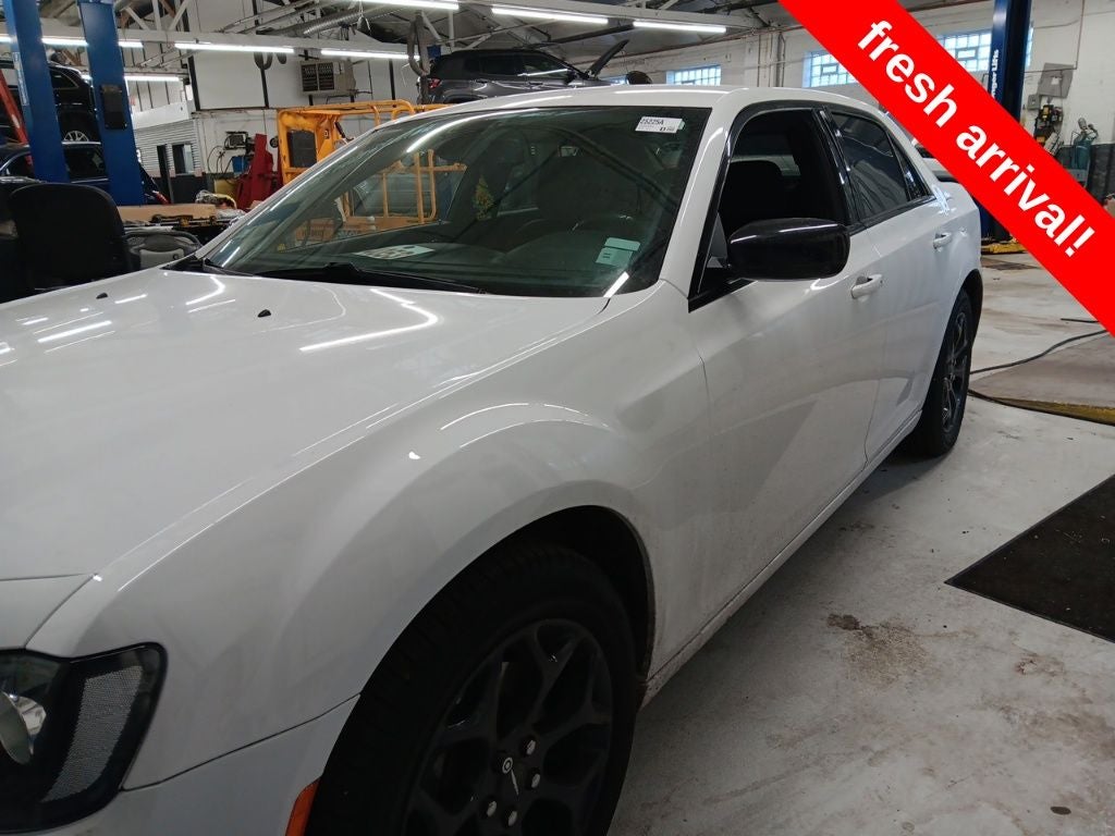 2020 Chrysler 300 Touring