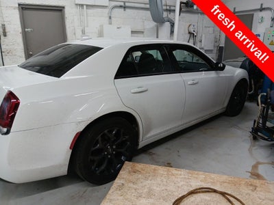 2020 Chrysler 300 Touring