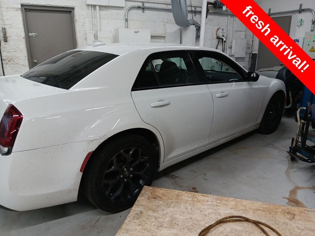 2020 Chrysler 300 Touring