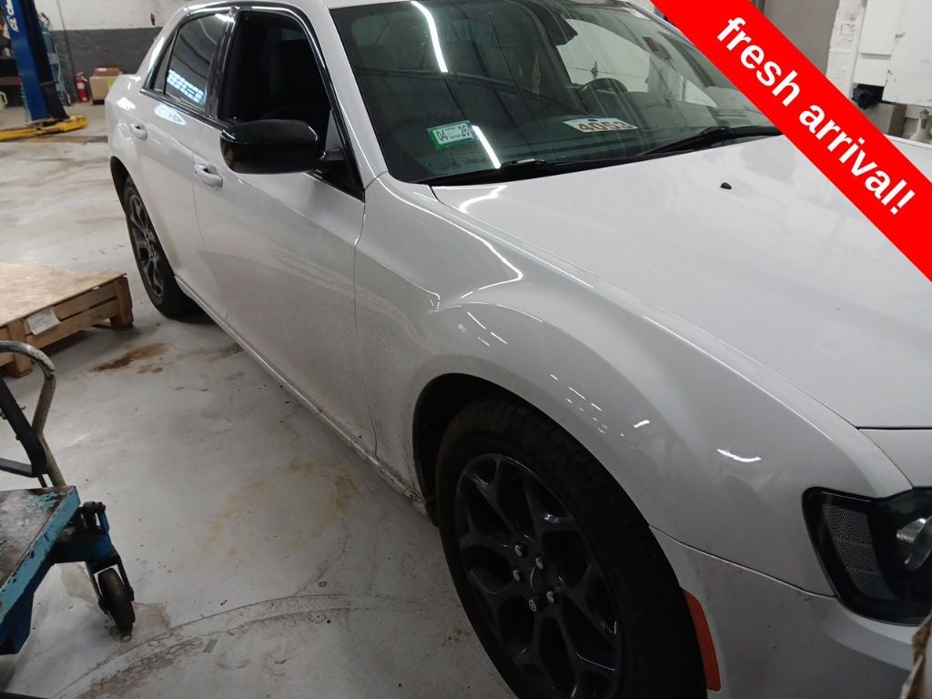 2020 Chrysler 300 Touring