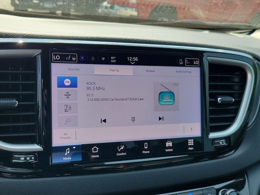 2025 Chrysler Pacifica Select