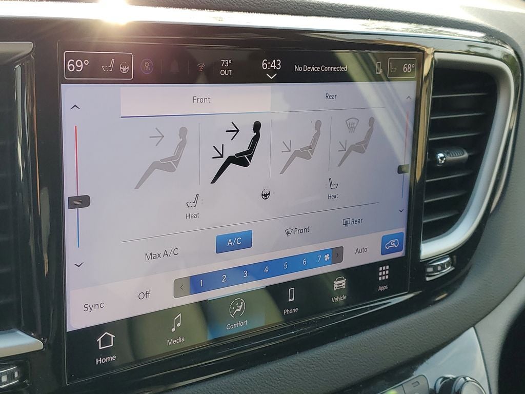 2025 Chrysler Pacifica Select