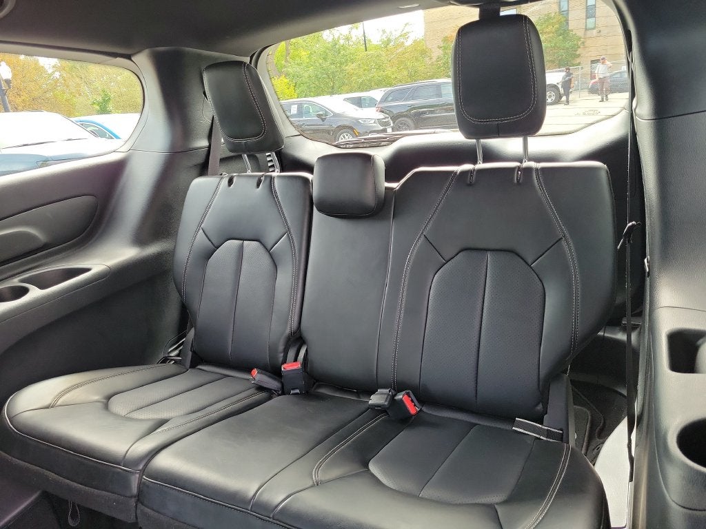 2026 Chrysler Pacifica Select