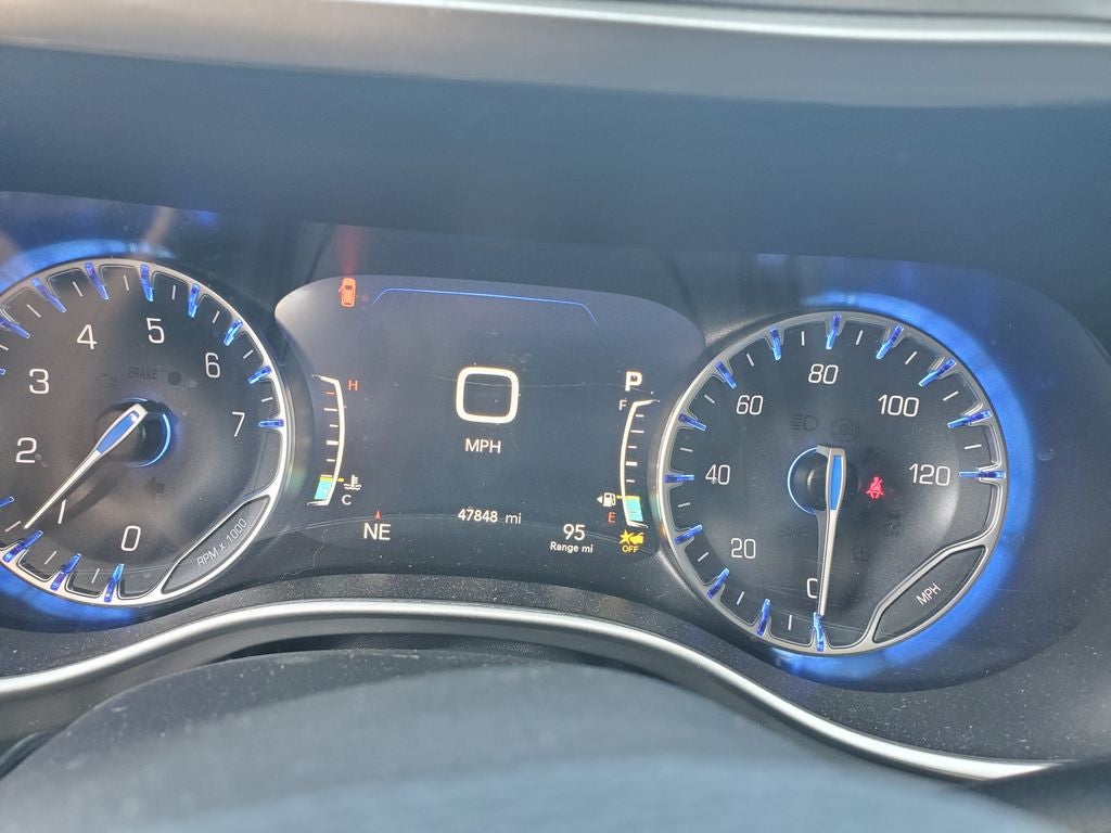 2025 Chrysler Pacifica Select