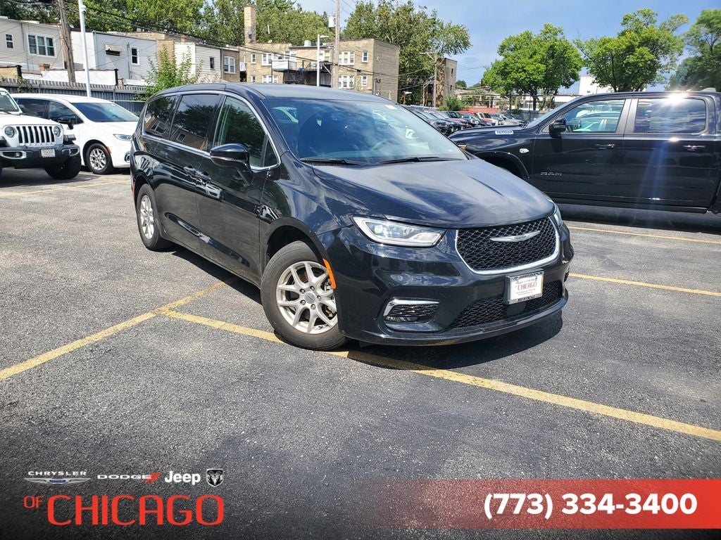 2025 Chrysler Pacifica Select
